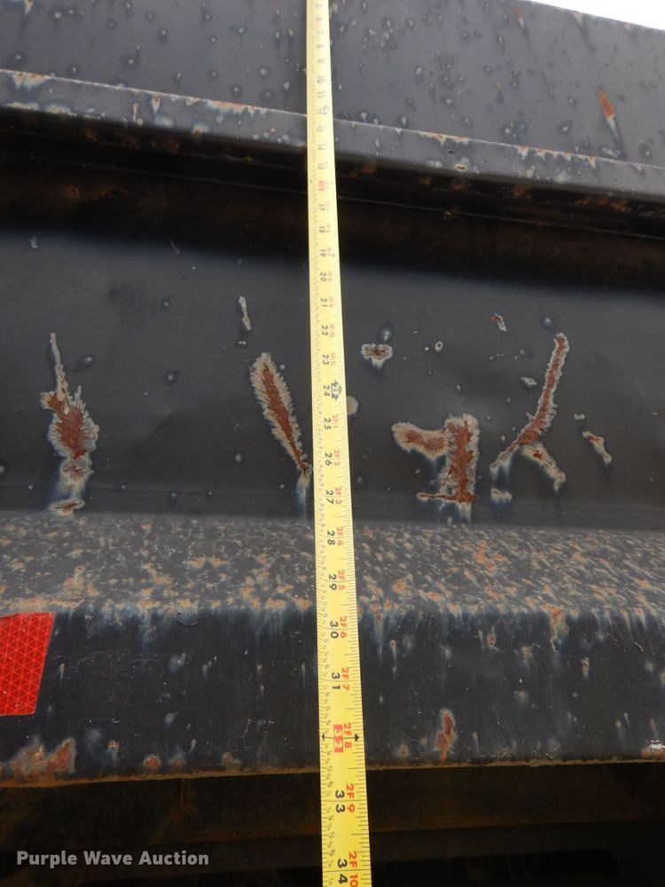 image for item DO1486 1995 Ford F800  dump truck