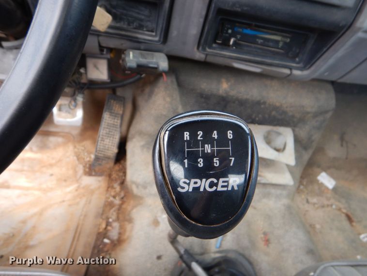 image for item DO1486 1995 Ford F800  dump truck