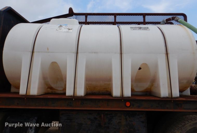 image for item DO1492 1994 International 9200  flatbed truck