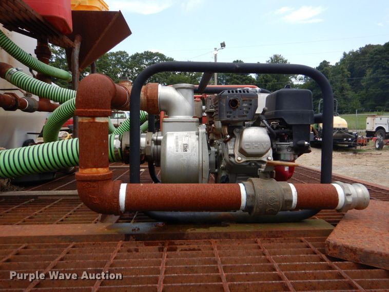 image for item DO1492 1994 International 9200  flatbed truck