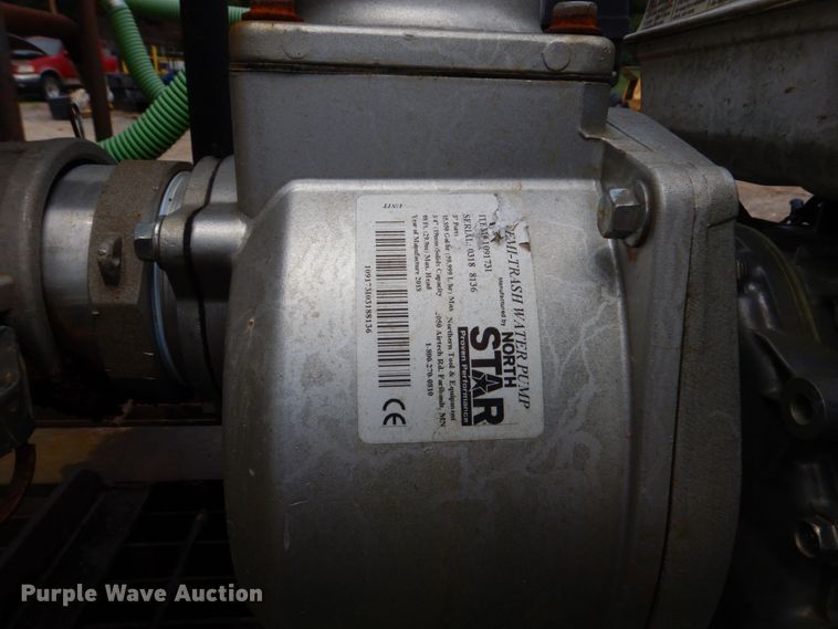 image for item DO1492 1994 International 9200  flatbed truck