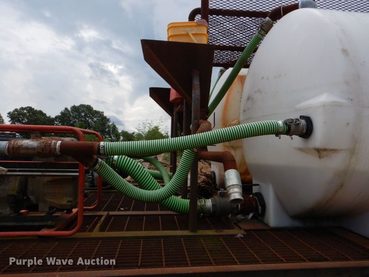 image for item DO1492 1994 International 9200  flatbed truck