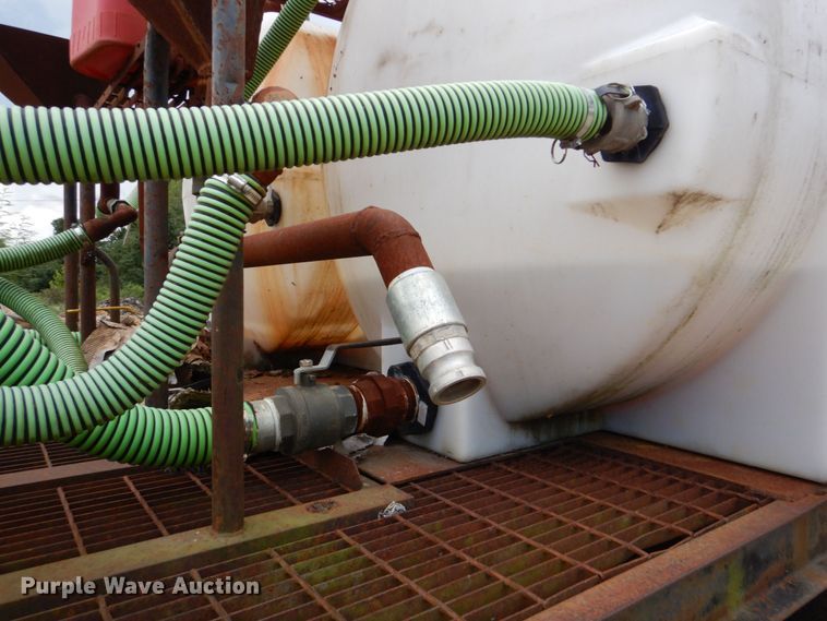 image for item DO1492 1994 International 9200  flatbed truck