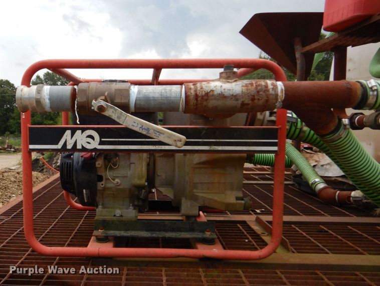 image for item DO1492 1994 International 9200  flatbed truck