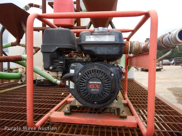 image for item DO1492 1994 International 9200  flatbed truck