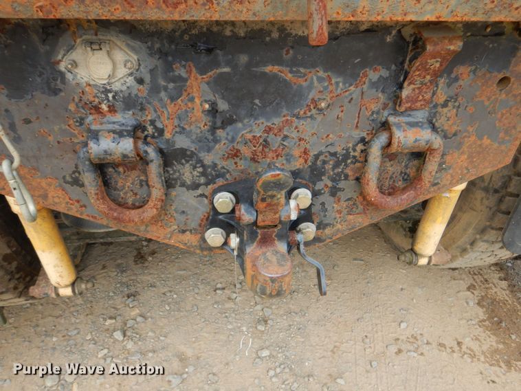 image for item DO1492 1994 International 9200  flatbed truck