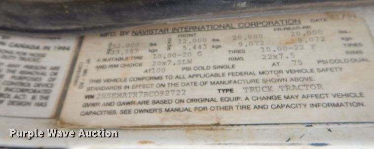 image for item DO1492 1994 International 9200  flatbed truck