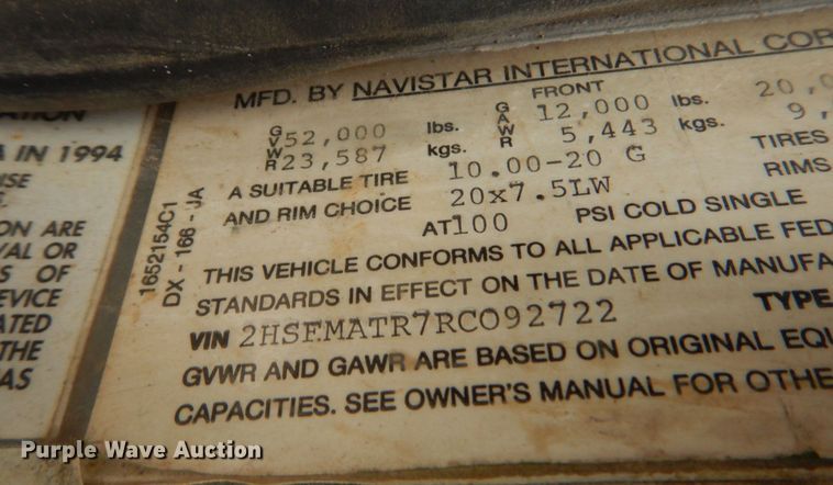 image for item DO1492 1994 International 9200  flatbed truck