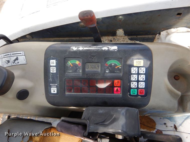 image for item DO1494 2009 Bobcat 331  mini excavator