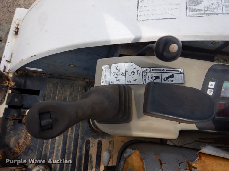 image for item DO1494 2009 Bobcat 331  mini excavator