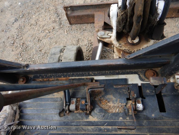 image for item DO1494 2009 Bobcat 331  mini excavator