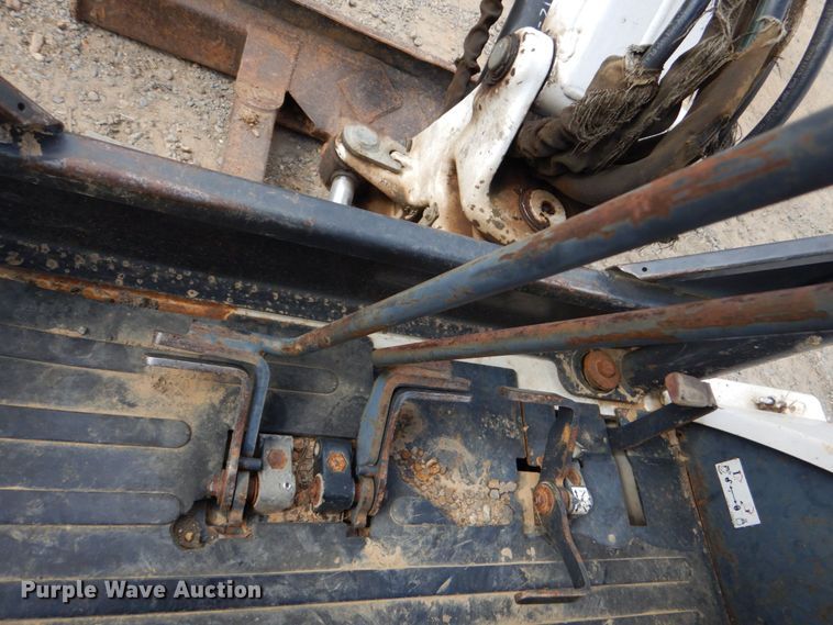 image for item DO1494 2009 Bobcat 331  mini excavator