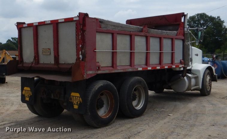 image for item DO1497 1993 Peterbilt 375  dump truck
