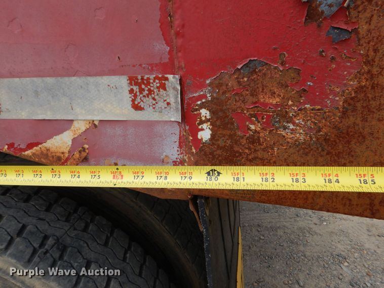 image for item DO1497 1993 Peterbilt 375  dump truck