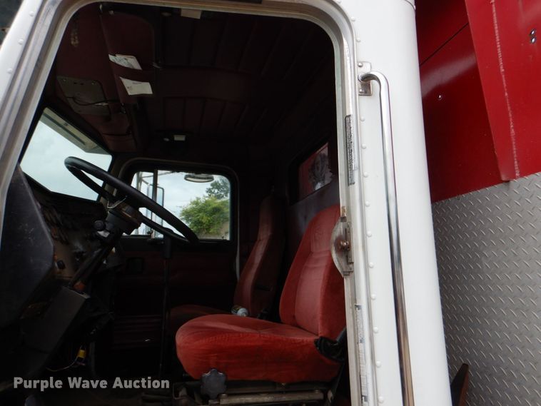 image for item DO1497 1993 Peterbilt 375  dump truck