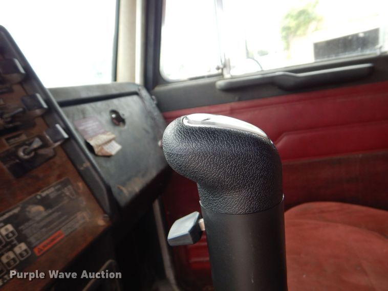 image for item DO1497 1993 Peterbilt 375  dump truck