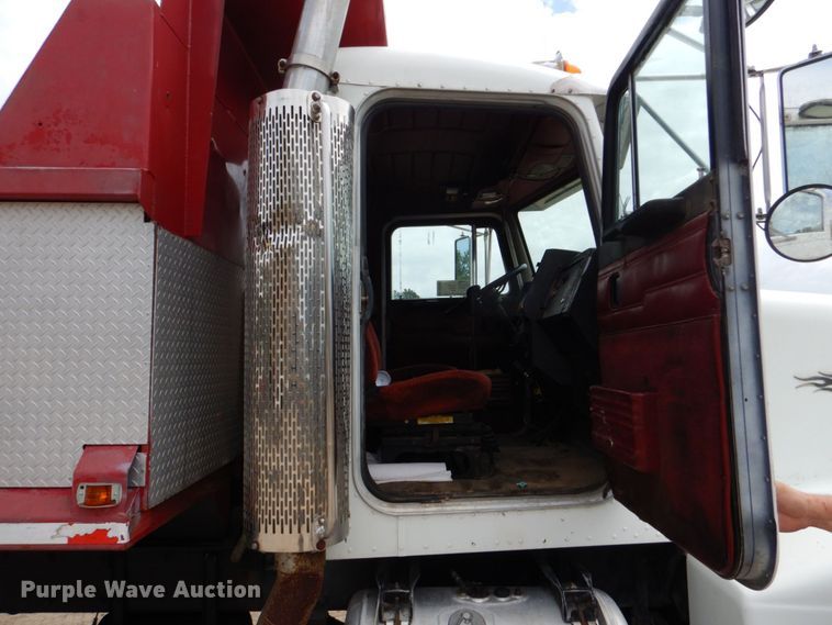 image for item DO1497 1993 Peterbilt 375  dump truck