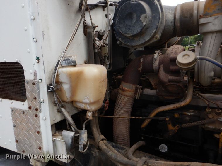 image for item DO1497 1993 Peterbilt 375  dump truck