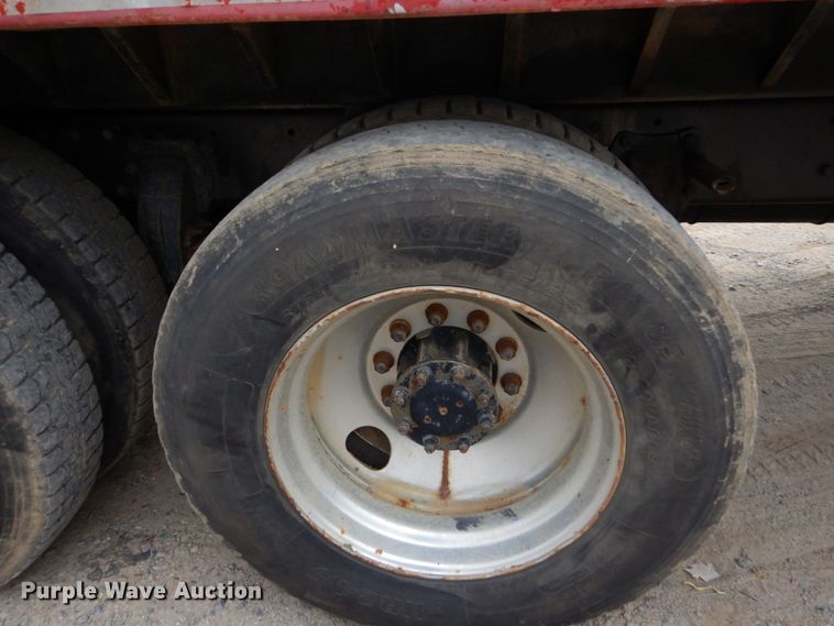 image for item DO1497 1993 Peterbilt 375  dump truck