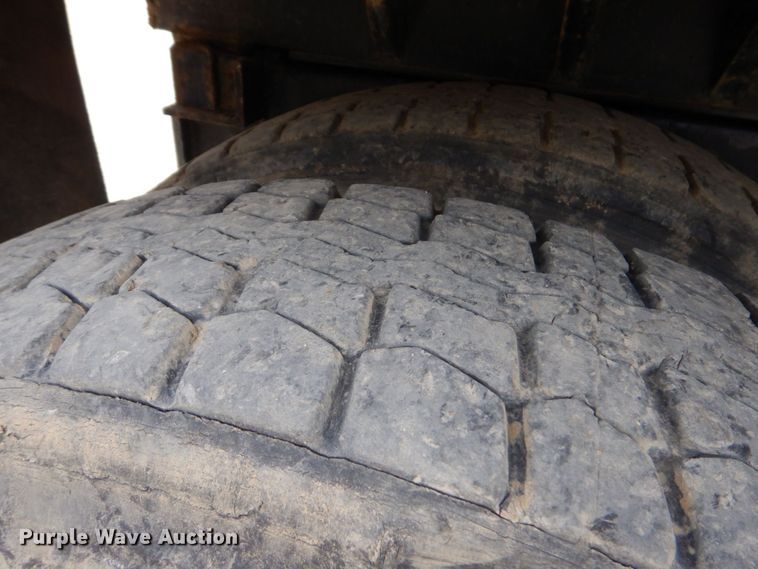 image for item DO1497 1993 Peterbilt 375  dump truck