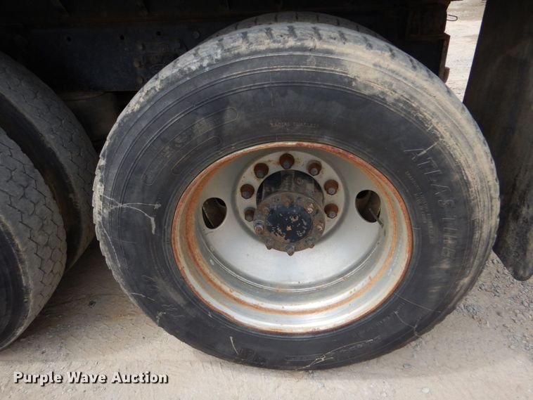 image for item DO1497 1993 Peterbilt 375  dump truck