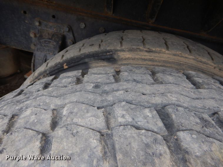 image for item DO1497 1993 Peterbilt 375  dump truck