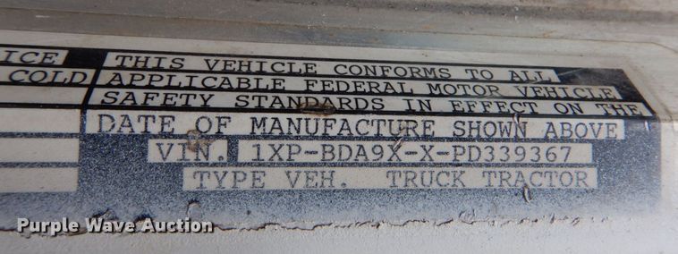 image for item DO1497 1993 Peterbilt 375  dump truck