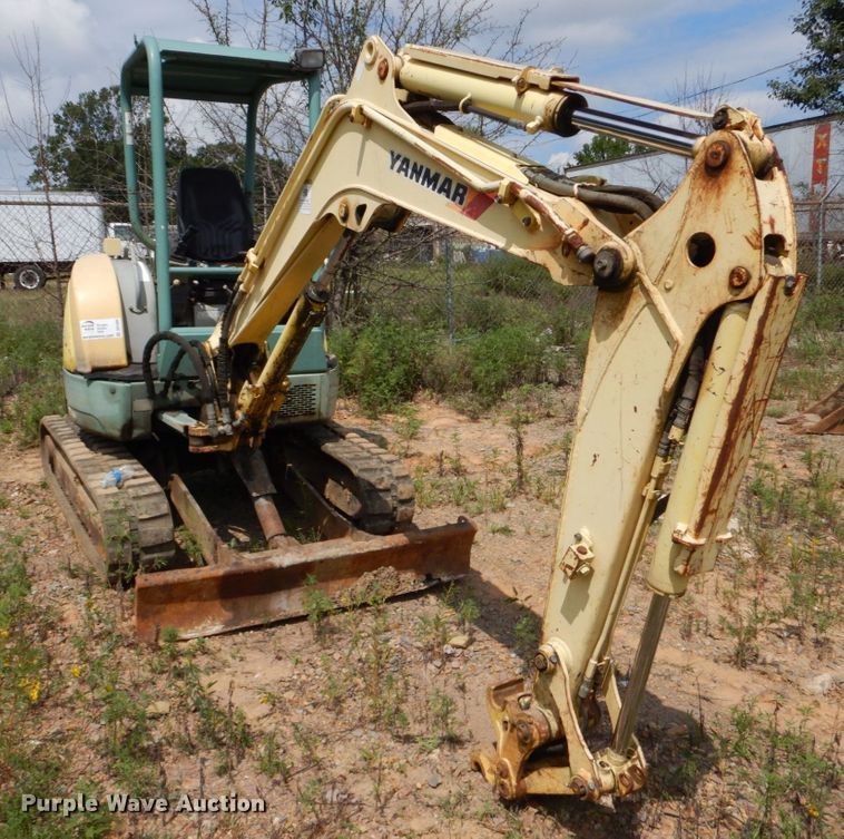 image for item DO1498 2006 Yanmar ViO35-3  mini excavator