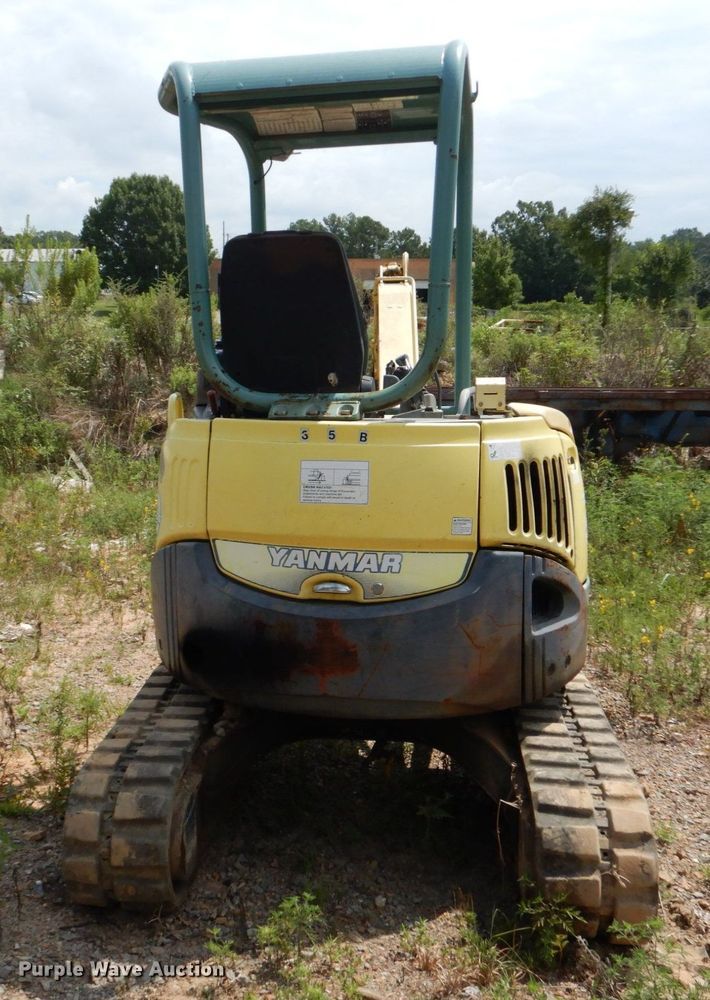 image for item DO1498 2006 Yanmar ViO35-3  mini excavator