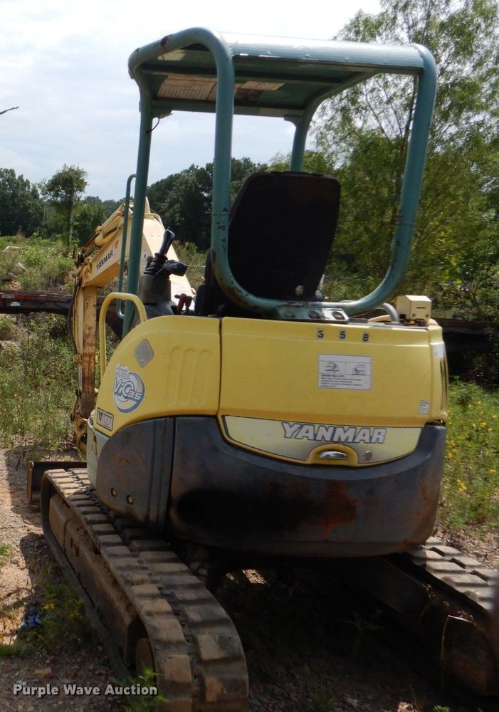 image for item DO1498 2006 Yanmar ViO35-3  mini excavator