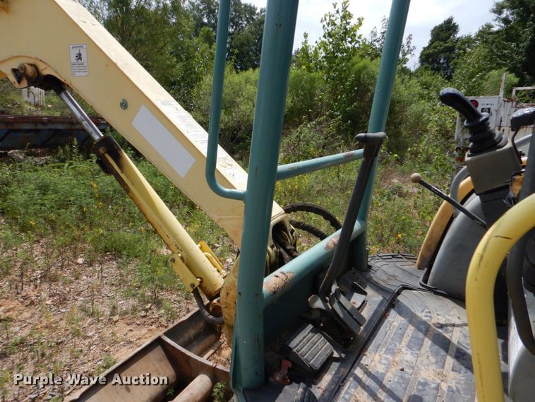 image for item DO1498 2006 Yanmar ViO35-3  mini excavator