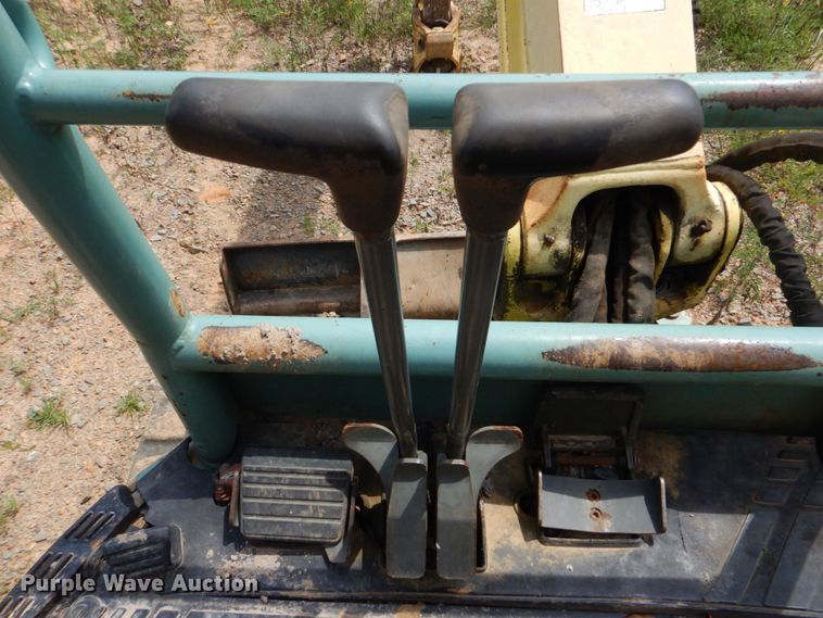 image for item DO1498 2006 Yanmar ViO35-3  mini excavator