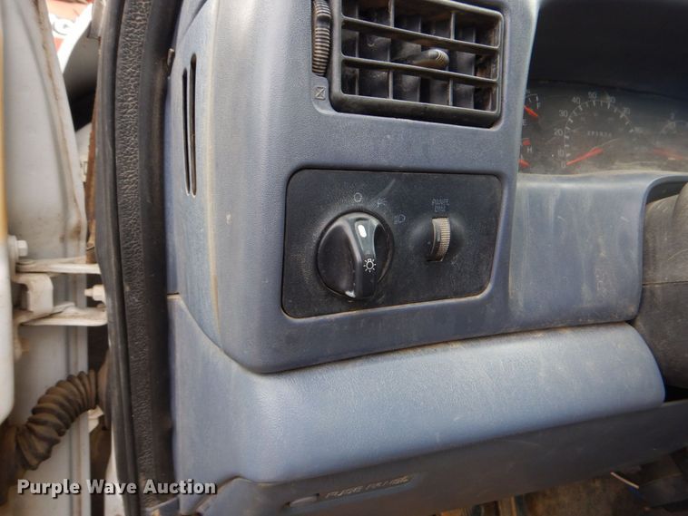 image for item DO1505 1999 Ford F450 Super Duty  utility / service truck