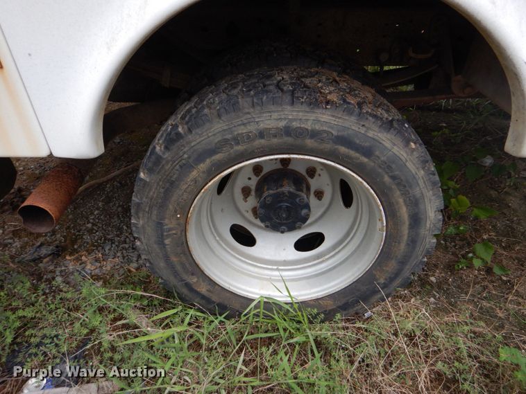 image for item DO1505 1999 Ford F450 Super Duty  utility / service truck