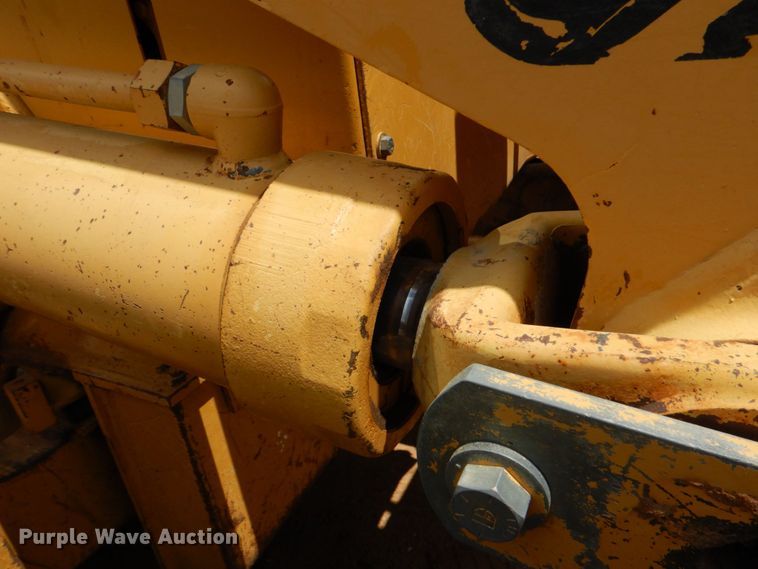 image for item DO1515 1999 Caterpillar 963B LGP  track loader