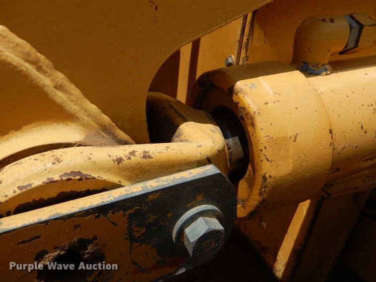 image for item DO1515 1999 Caterpillar 963B LGP  track loader