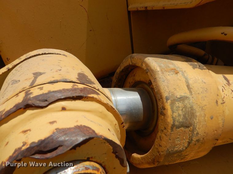 image for item DO1515 1999 Caterpillar 963B LGP  track loader