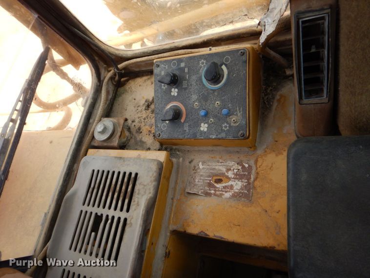 image for item DO1515 1999 Caterpillar 963B LGP  track loader