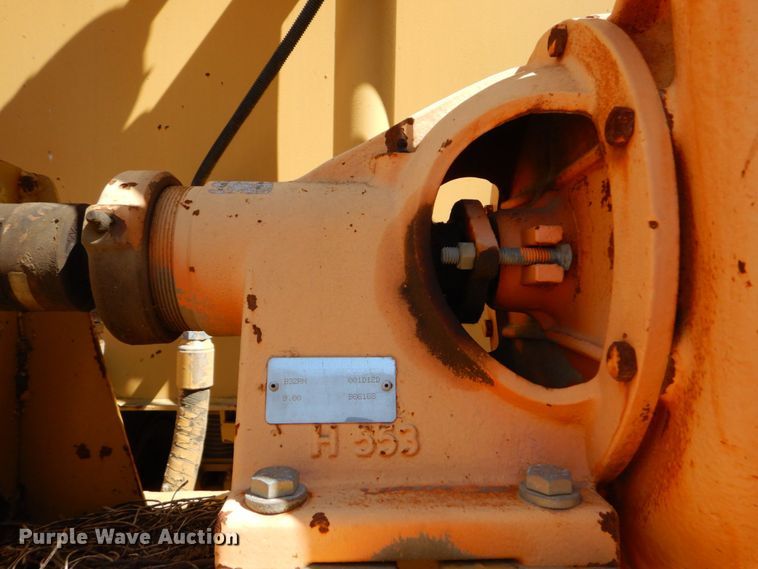 image for item DO1516 1995 Caterpillar D250E  water wagon