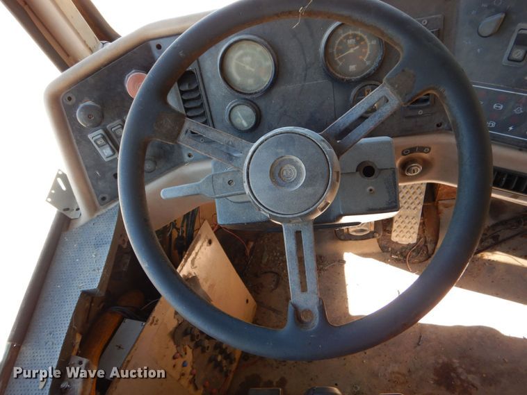 image for item DO1516 1995 Caterpillar D250E  water wagon