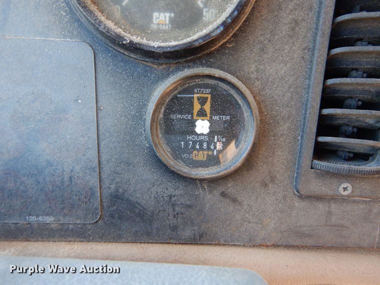 image for item DO1516 1995 Caterpillar D250E  water wagon