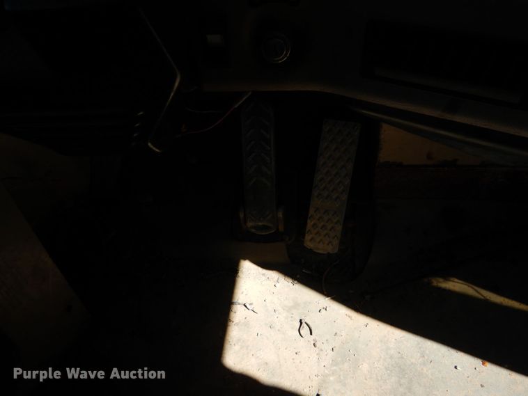 image for item DO1516 1995 Caterpillar D250E  water wagon