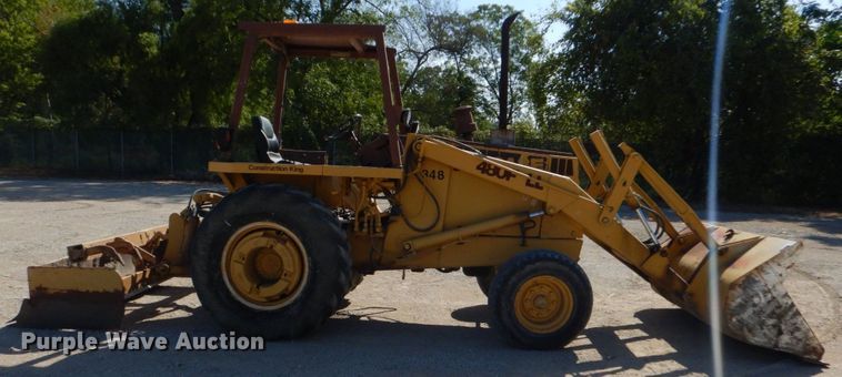 image for item DO1517 1991 Case 480F  landscape tractor