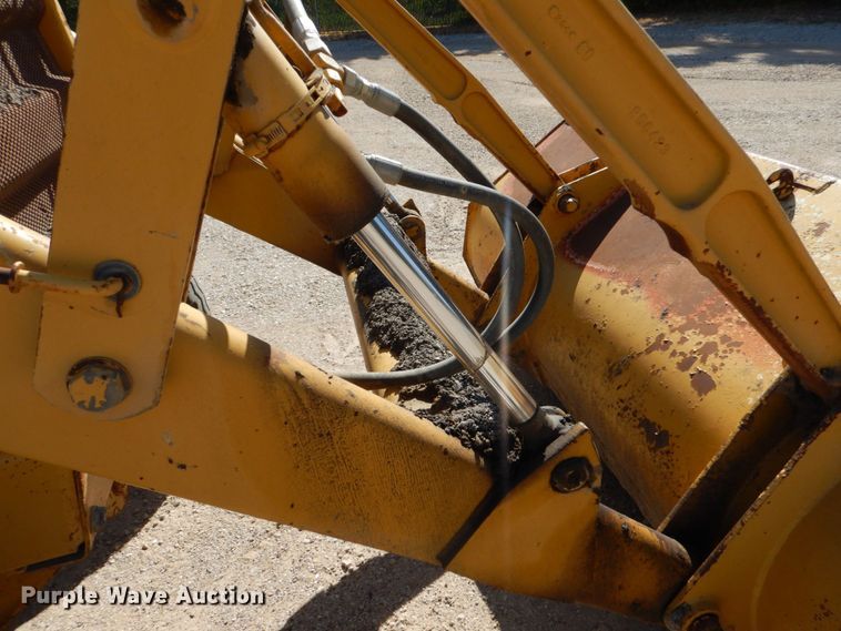 image for item DO1517 1991 Case 480F  landscape tractor