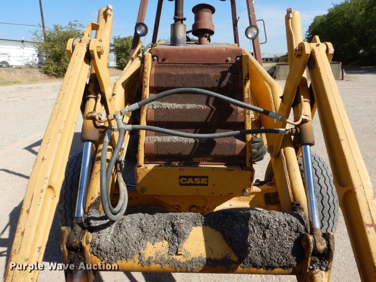 image for item DO1517 1991 Case 480F  landscape tractor