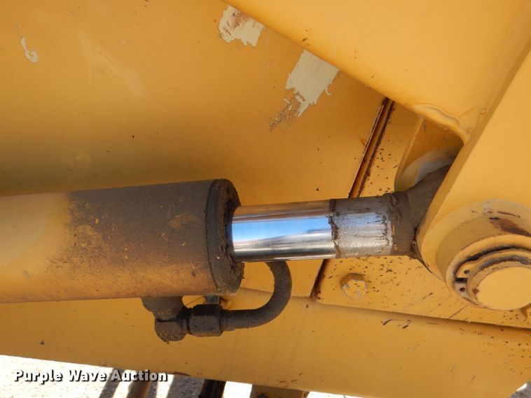 image for item DO1517 1991 Case 480F  landscape tractor