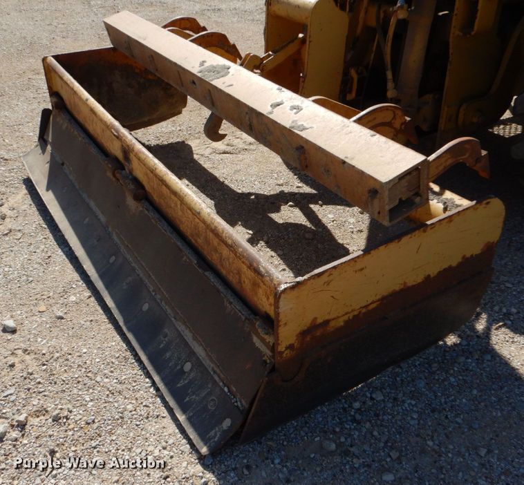 image for item DO1517 1991 Case 480F  landscape tractor