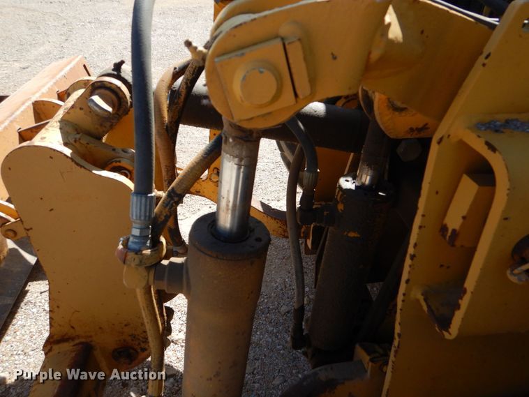 image for item DO1517 1991 Case 480F  landscape tractor