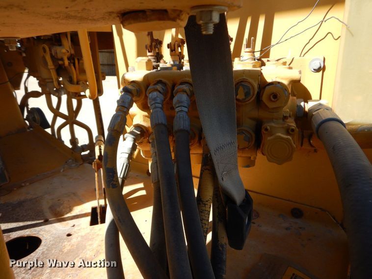 image for item DO1517 1991 Case 480F  landscape tractor