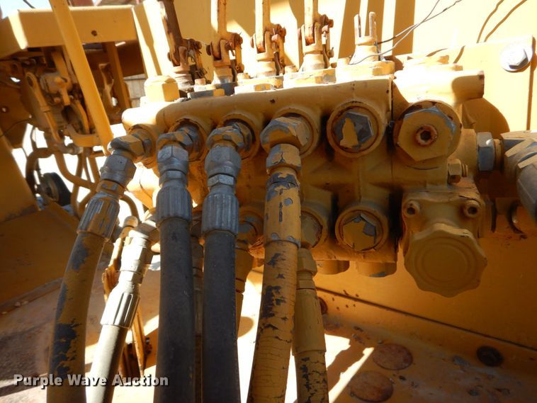 image for item DO1517 1991 Case 480F  landscape tractor